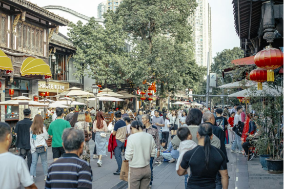 （改）光影里的烟火长卷：文殊坊何以成为成都文商旅融合的 活名片(5)1349